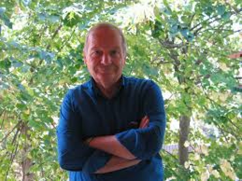 Un uomo, uno solo...